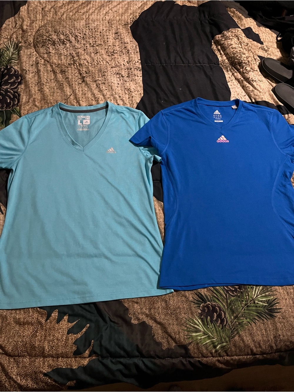(2) EUC WOMENS ADIDAS TSHIRT BUNDLE SIZE LARGE